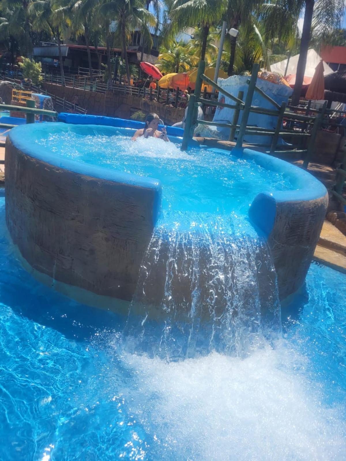Appartamento Re Apdetemporadas Em Conforto E Lazer P Familia, Piscina, Wi Fi, 2 Quartos, 2 Banheiros Proximo Do Termas